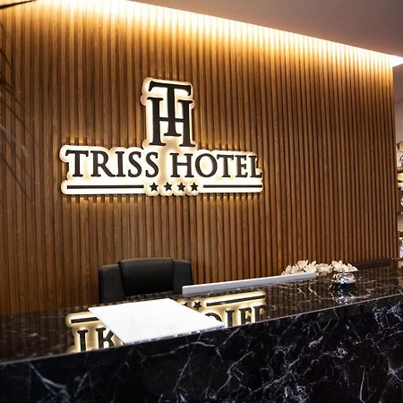 Triss Hotel Тирана Екстериор снимка