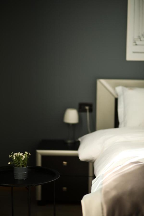Triss Hotel Тирана Екстериор снимка