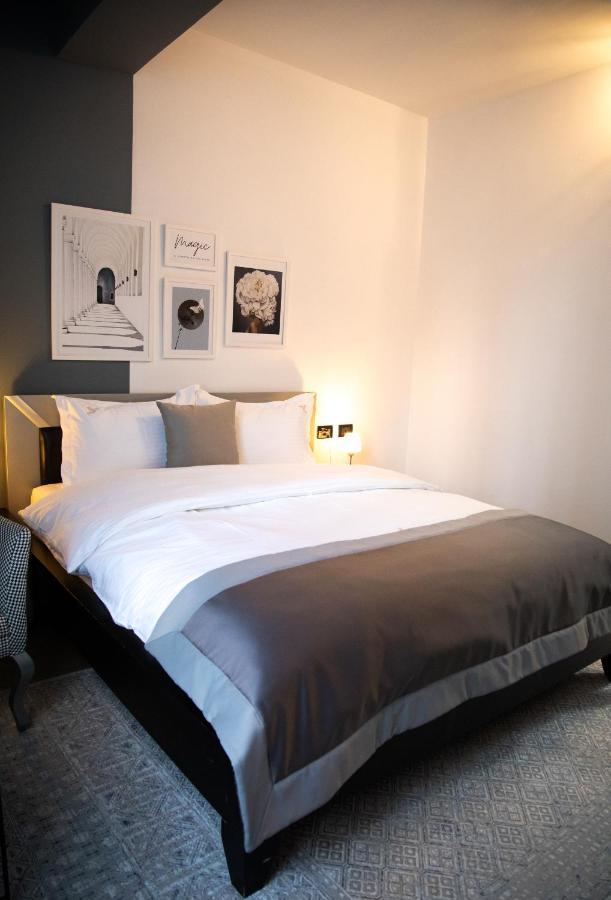 Triss Hotel Тирана Екстериор снимка