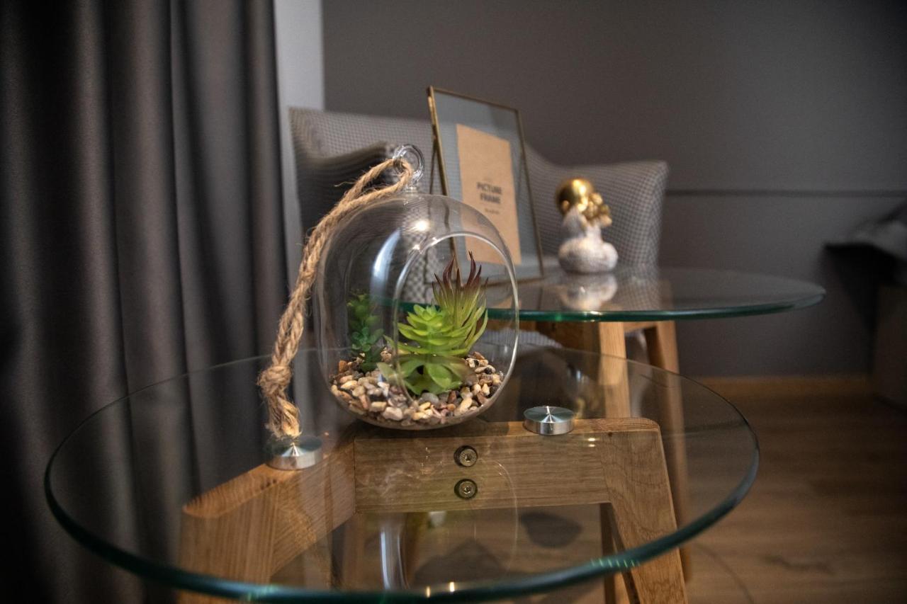 Triss Hotel Тирана Екстериор снимка