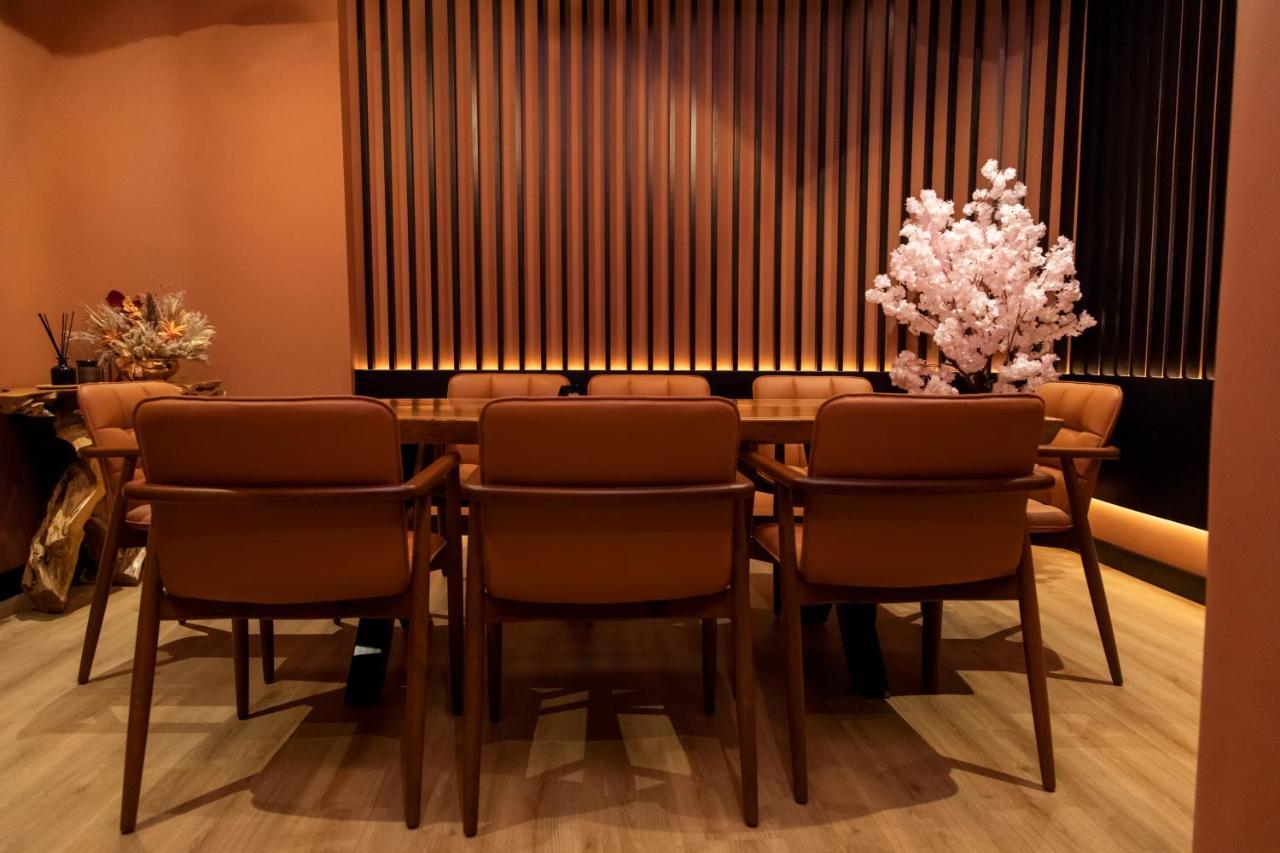 Triss Hotel Тирана Екстериор снимка
