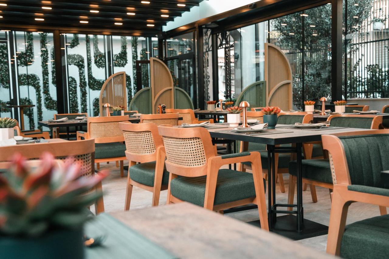Triss Hotel Тирана Екстериор снимка