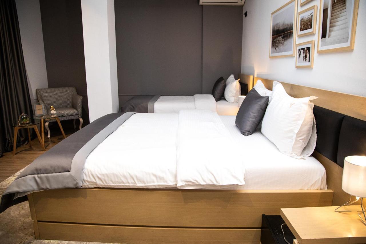 Triss Hotel Тирана Екстериор снимка